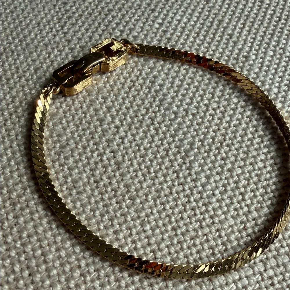 Givenchy Herringbone Chain Bracelet - 6.5 inches - Picture 4 of 6